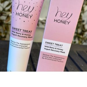New✨Hey Honey - Sweet Treat - Wild Berry and Honey Yogurt Recovery Mask 🍯